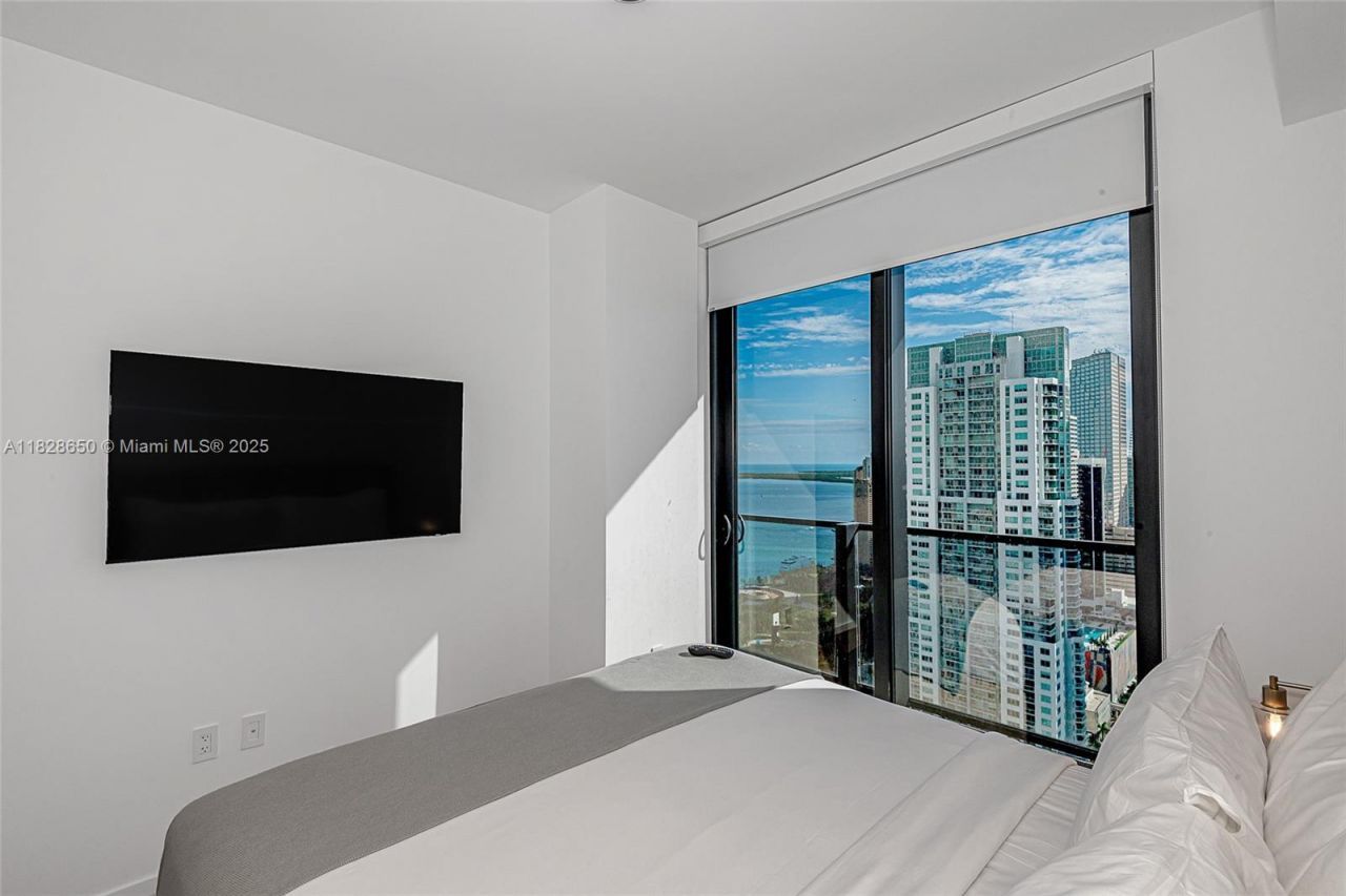 398 NE 5th St, Unit 3717, Miami, FL 33132 Photo