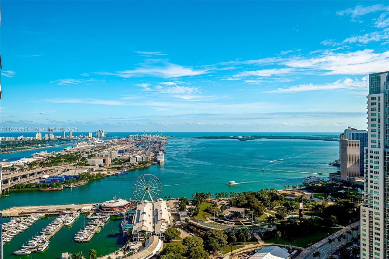 398 NE 5th St, Unit 3717, Miami, FL 33132 Photo