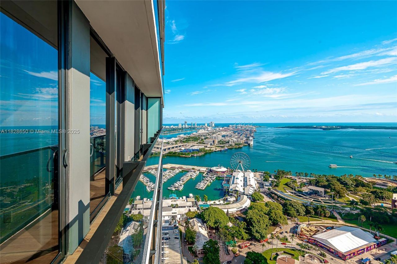 398 NE 5th St, Unit 3717, Miami, FL 33132 Photo