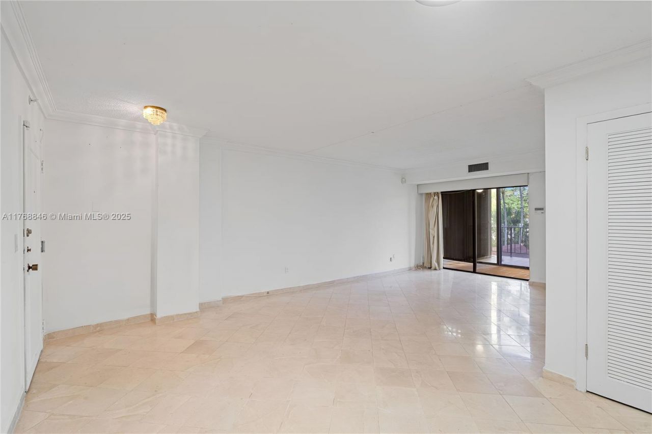 77 Crandon Blvd, Unit 2B, Key Biscayne, FL 33149 Photo