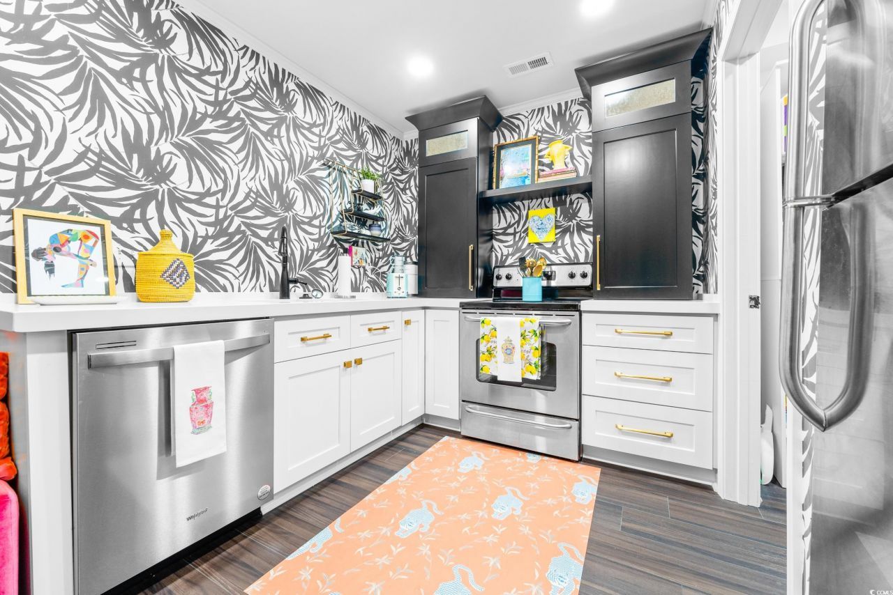 9755 Leyland Dr. Photo 4