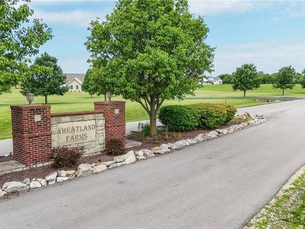 17 Wheatland Drive, Ottawa, KS 66067