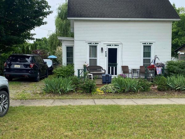 209 Pine Street N, Lake City, MI 49651