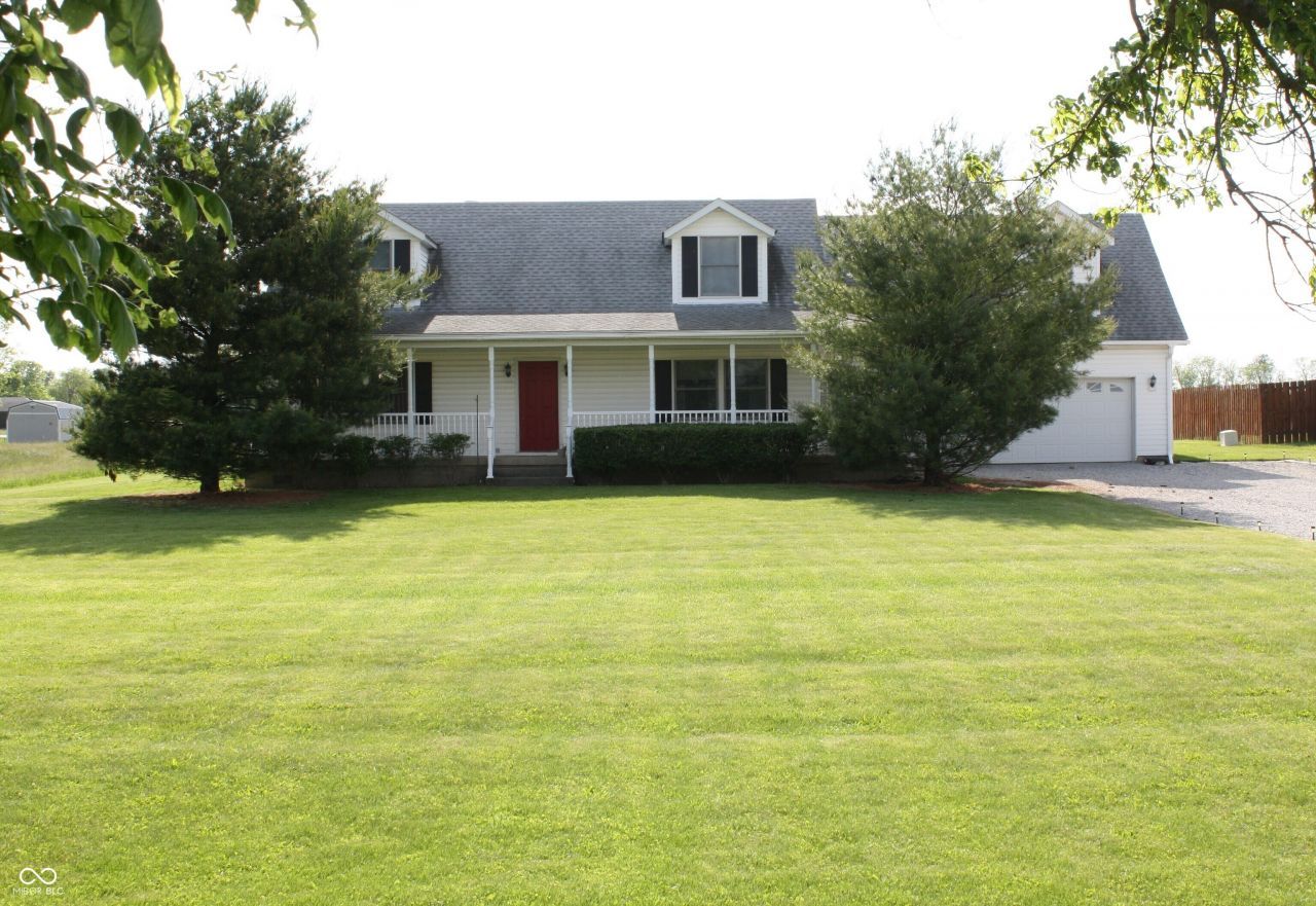 6052 N Deckshire Lane, Shirley, IN 47384 Main Photo