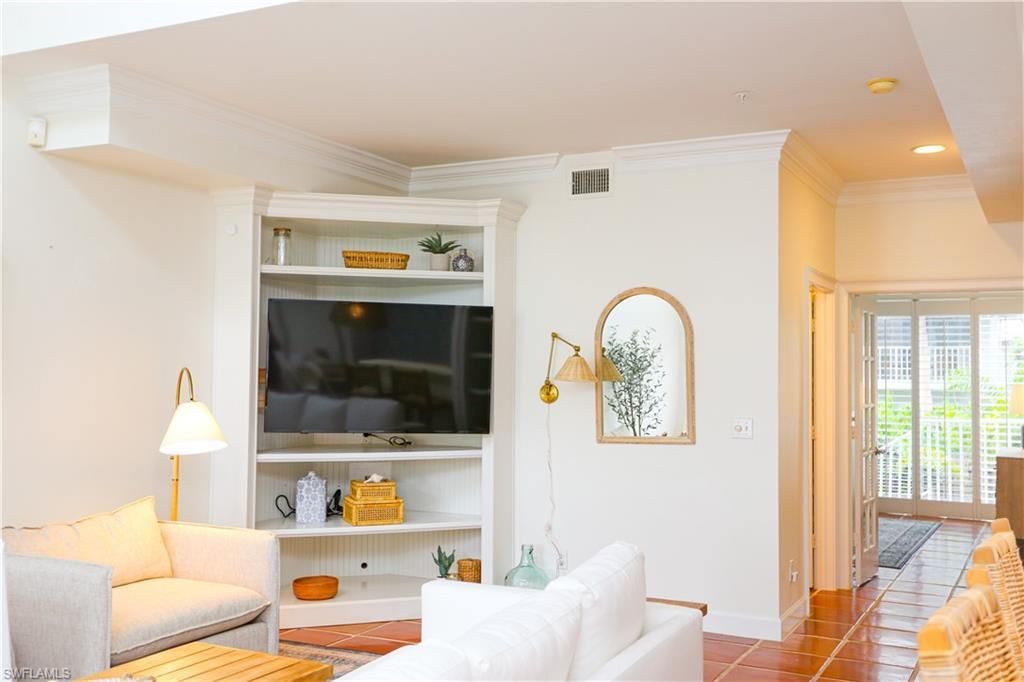 1136 6th St S, Unit 5, Naples, FL 34102 Photo