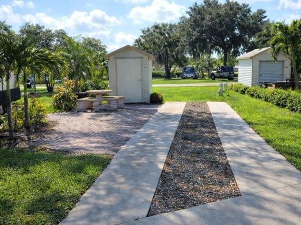 2938 PAR DRIVE, Unit 200, BOWLING GREEN, FL 33834