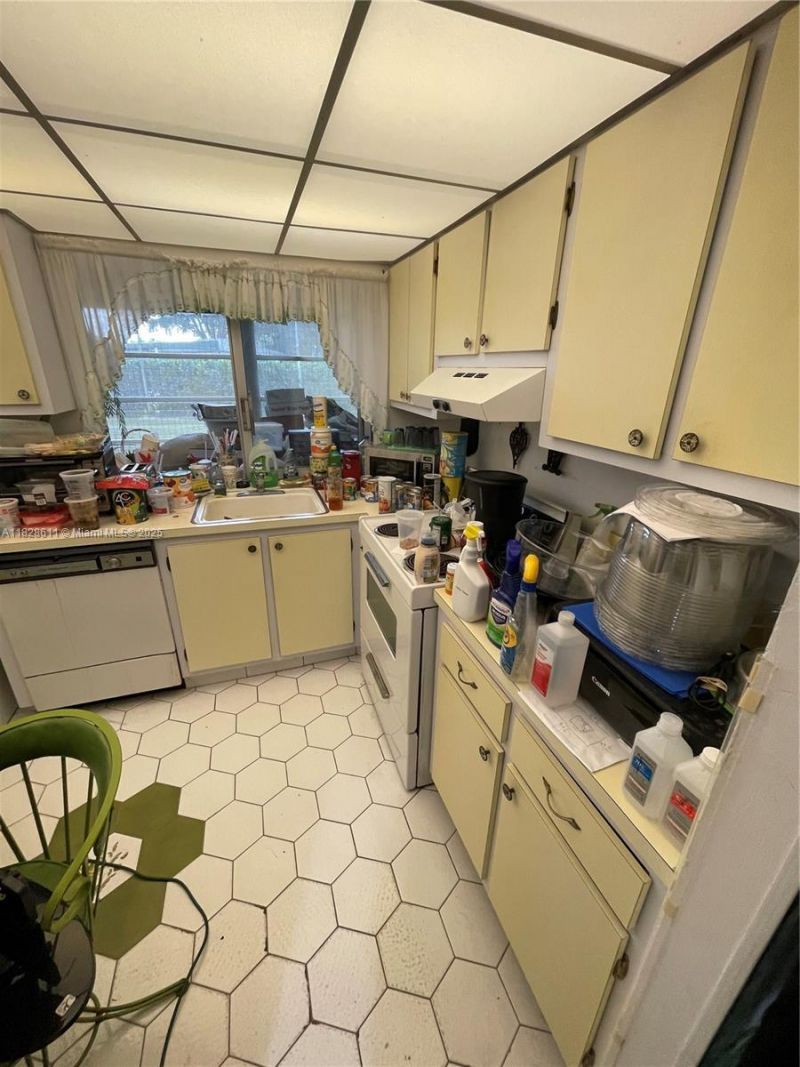 9070 Lime Bay Blvd, Unit 115, Tamarac, FL 33321 Photo