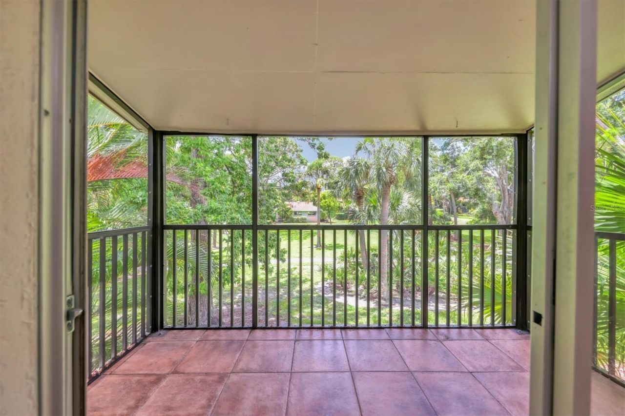 924 La Costa Circle, Unit 4, Sarasota, FL 34237 Photo