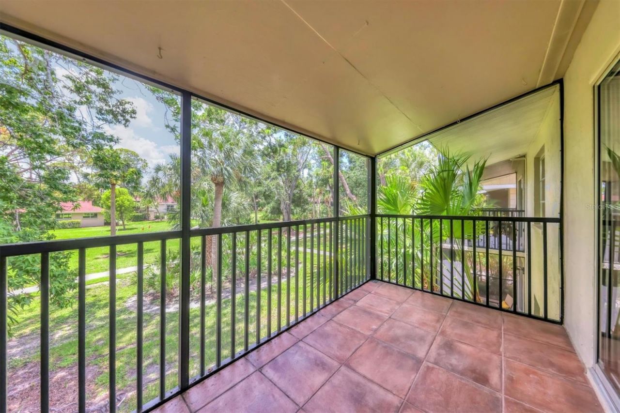 924 La Costa Circle, Unit 4, Sarasota, FL 34237 Photo