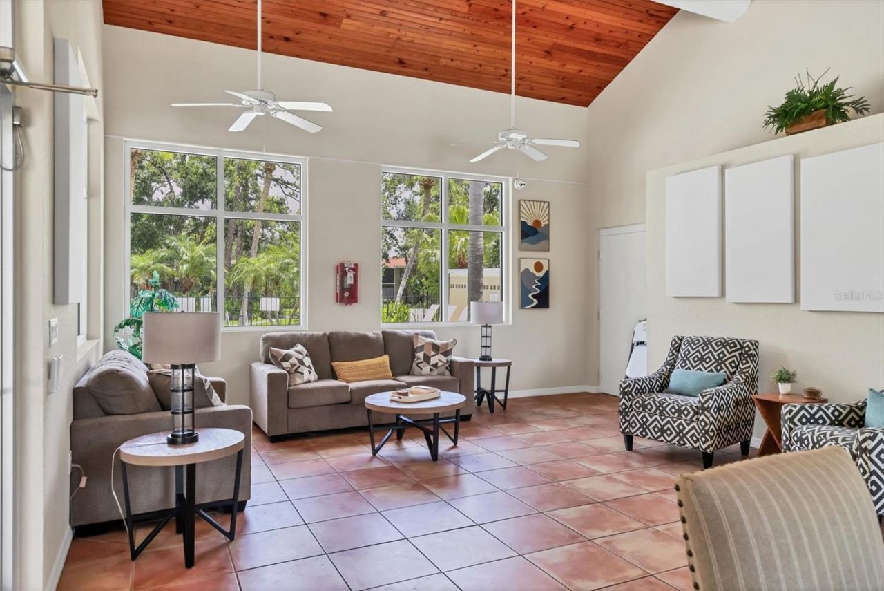 924 La Costa Circle, Unit 4, Sarasota, FL 34237 Photo