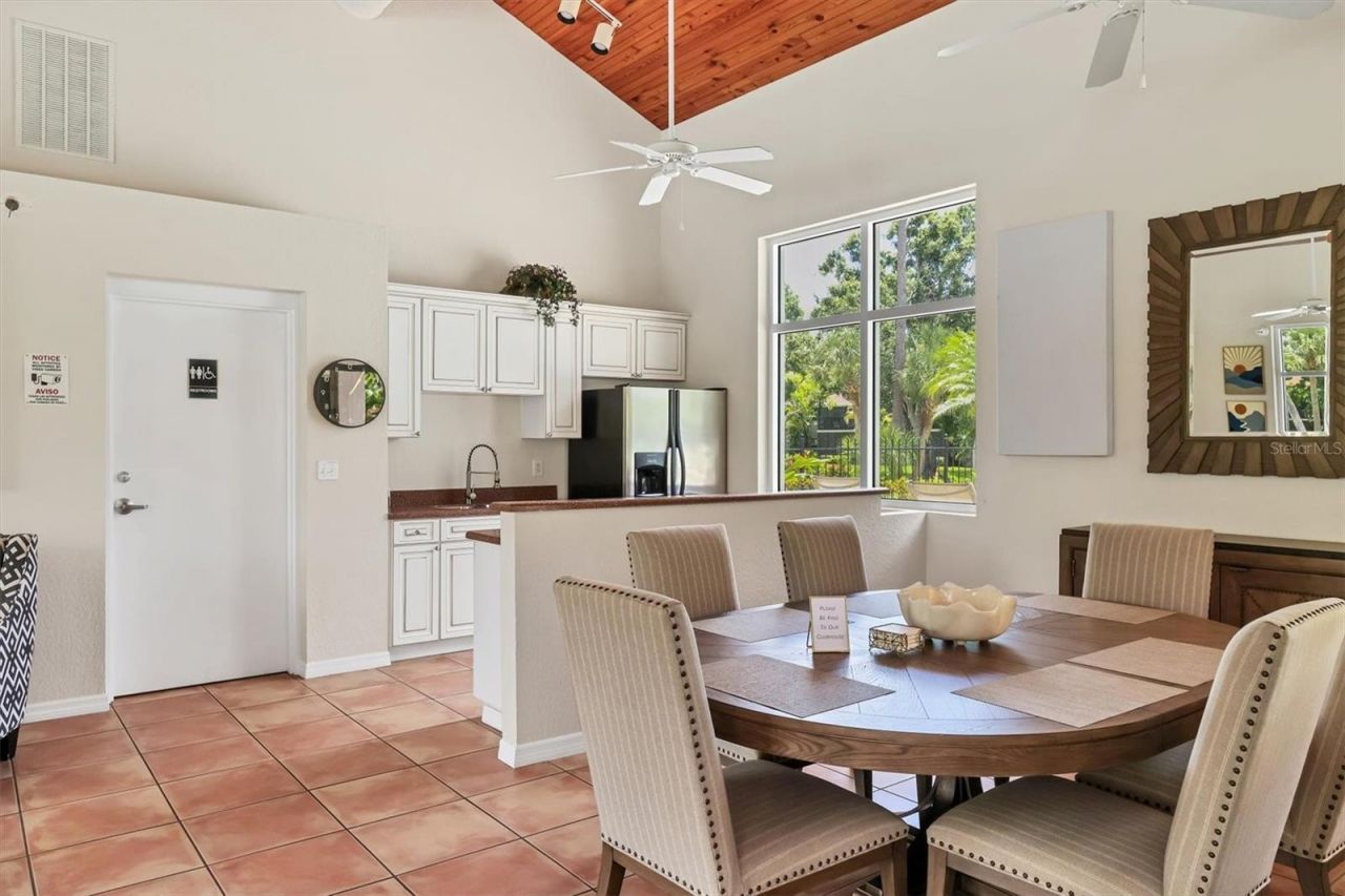 924 La Costa Circle, Unit 4, Sarasota, FL 34237 Photo