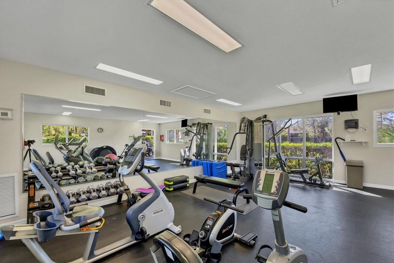 924 La Costa Circle, Unit 4, Sarasota, FL 34237 Photo