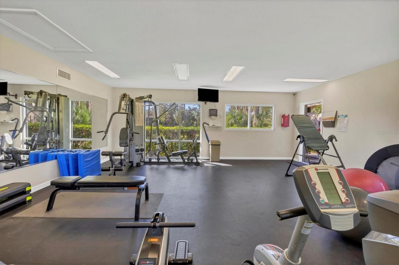 924 La Costa Circle, Unit 4, Sarasota, FL 34237 Photo