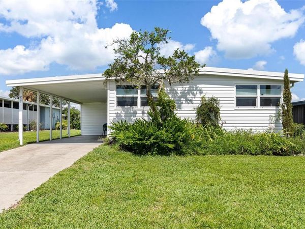 717 W COACH N FOUR DRIVE, LEESBURG, FL 34748