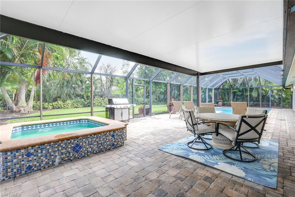 675 Harbour Dr, Naples, FL 34103 Photo