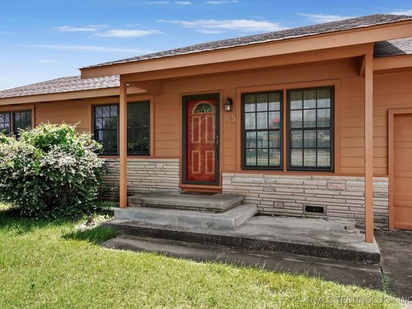 705 W Hartford Place, Broken Arrow, OK 74012