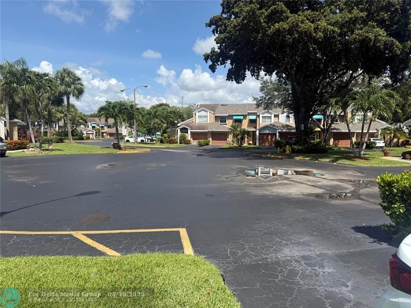 7081 Woodmont Way, Tamarac, FL 33321 Photo