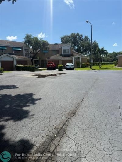 7081 Woodmont Way, Tamarac, FL 33321 Photo