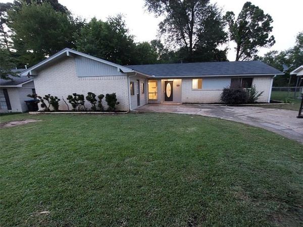 203 Erskine Drive, Longview, TX 75601