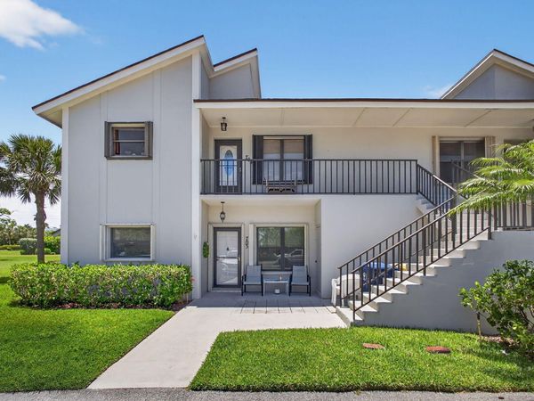 704 Clubhouse Circle, Jupiter, FL 33477
