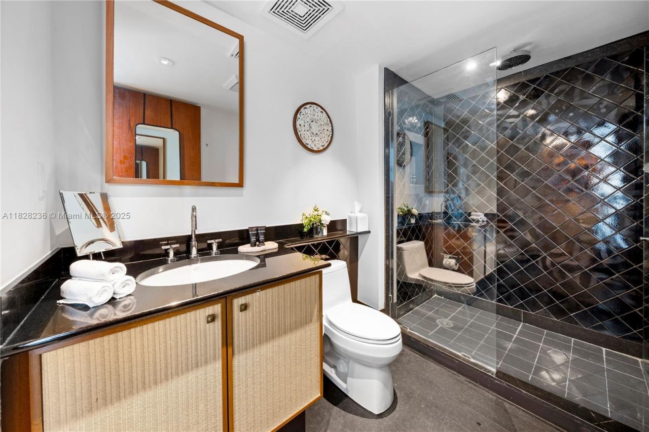 101 20th St, Unit 3803, Miami Beach, FL 33139 Photo