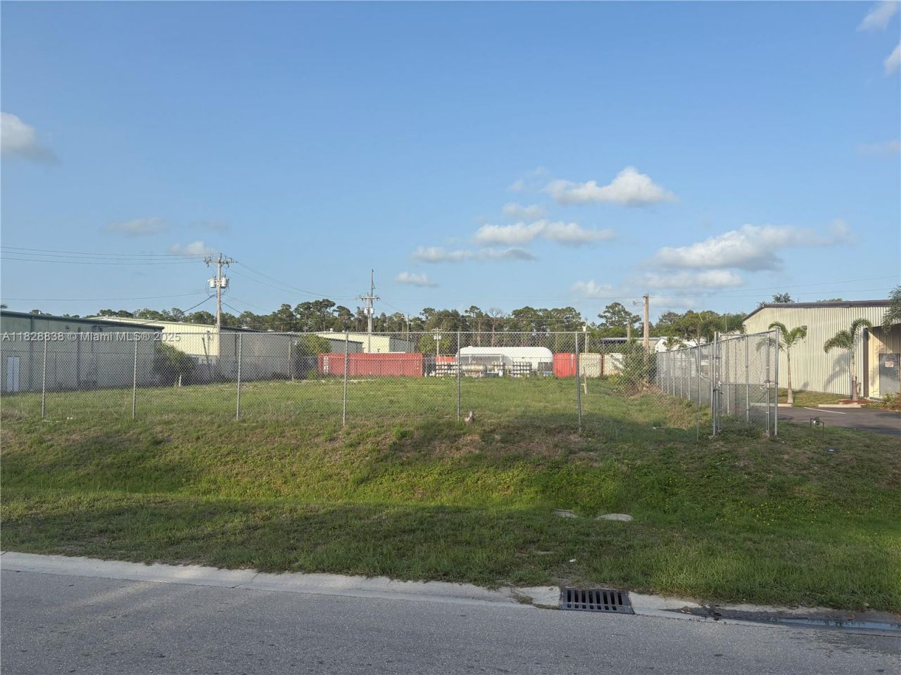 2513 NE 9th Ave, Cape Coral, FL 33909 Photo