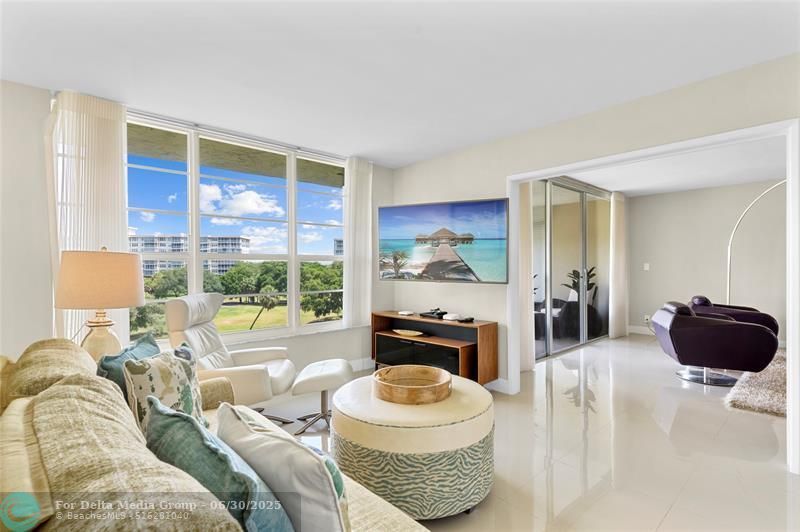 555 Oaks Ln, Unit 504, Pompano Beach, FL 33069 Photo