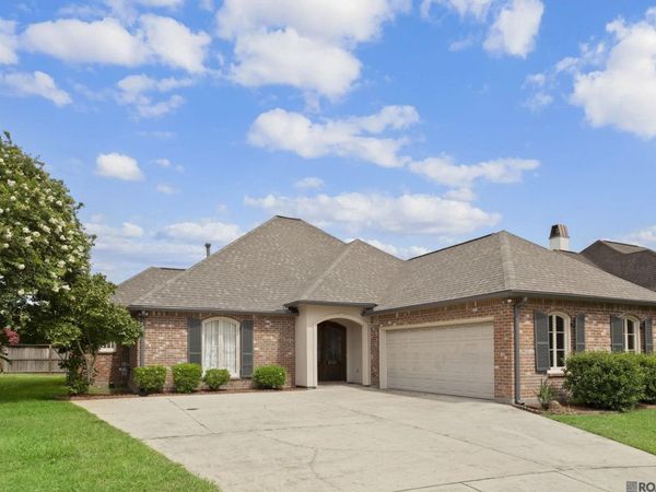 2121 Springstone Dr, Baton Rouge, LA 70810