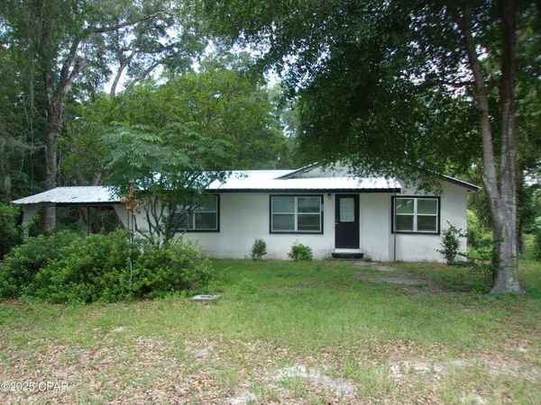 668 Wrights Creek Road, Caryville, FL 32427