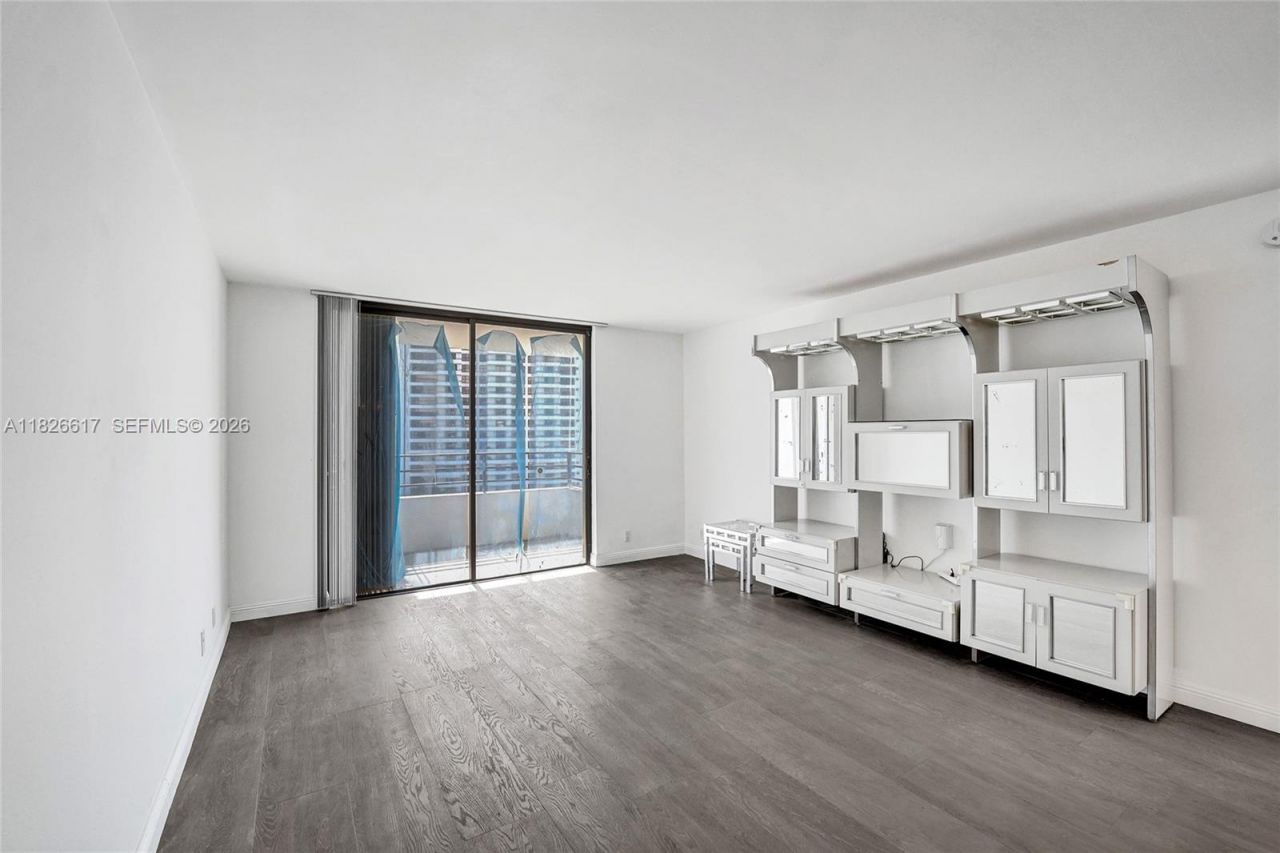 600 Three Islands Blvd, Unit 1016, Hallandale Beach, FL 33009 Photo