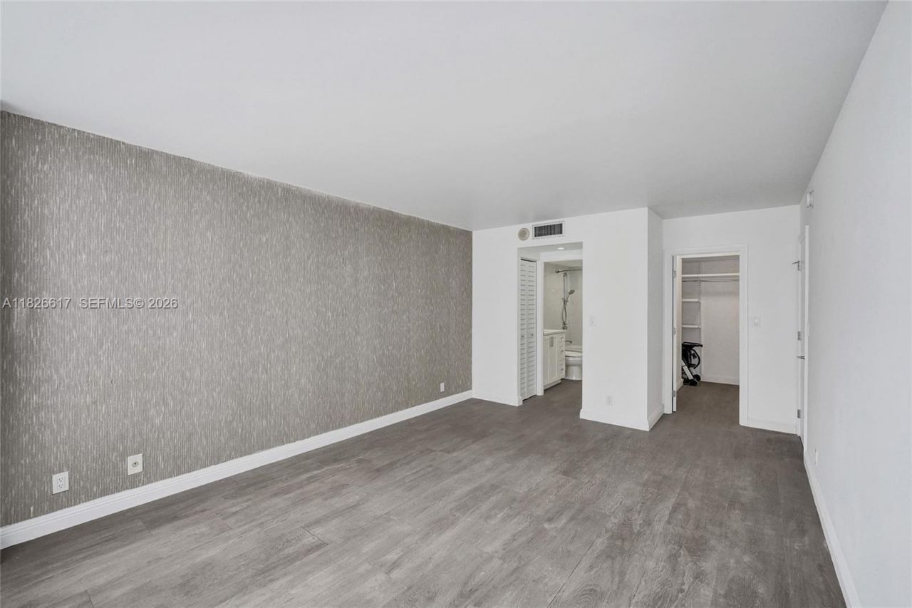 600 Three Islands Blvd, Unit 1016, Hallandale Beach, FL 33009 Photo