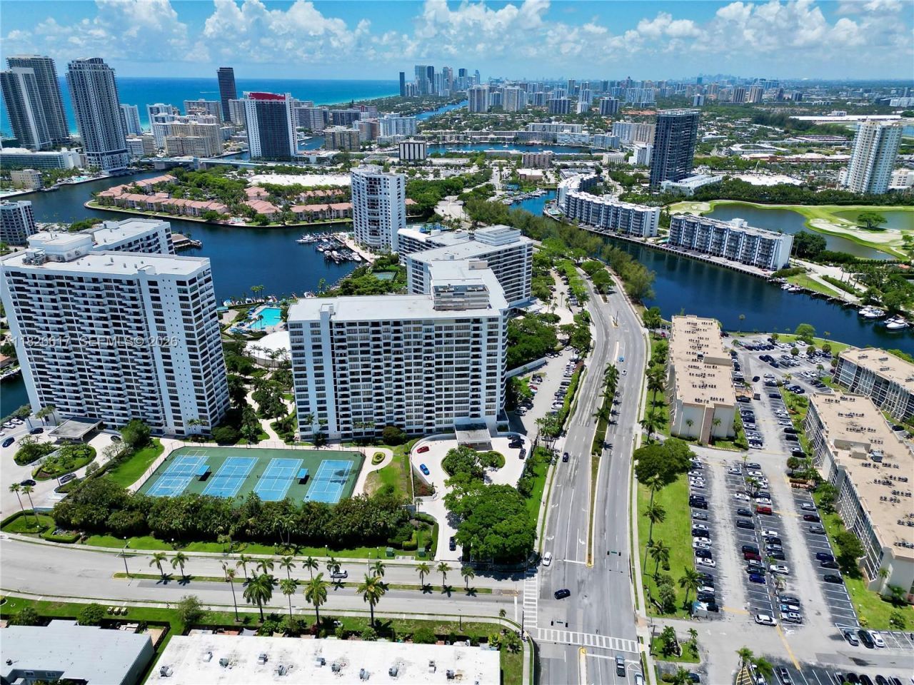 600 Three Islands Blvd, Unit 1016, Hallandale Beach, FL 33009 Photo