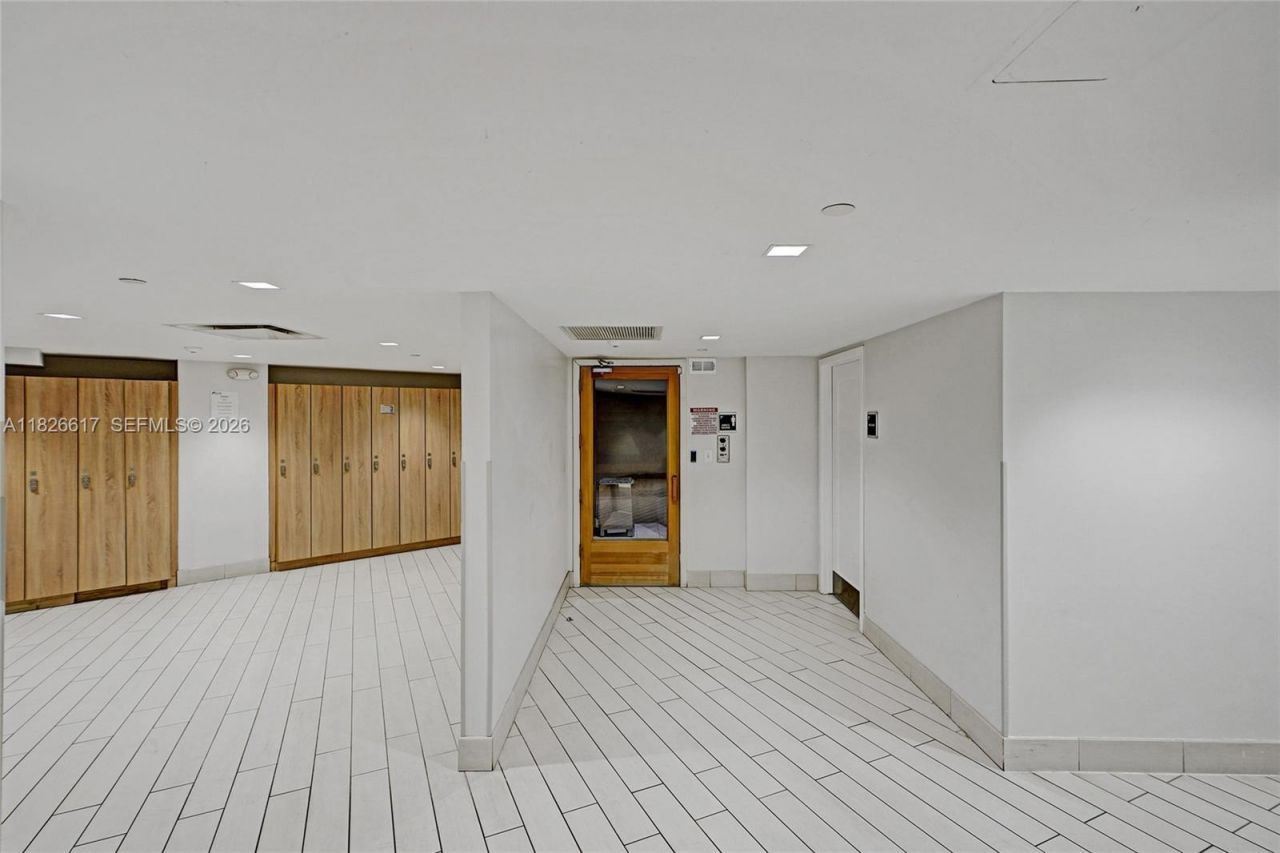 600 Three Islands Blvd, Unit 1016, Hallandale Beach, FL 33009 Photo