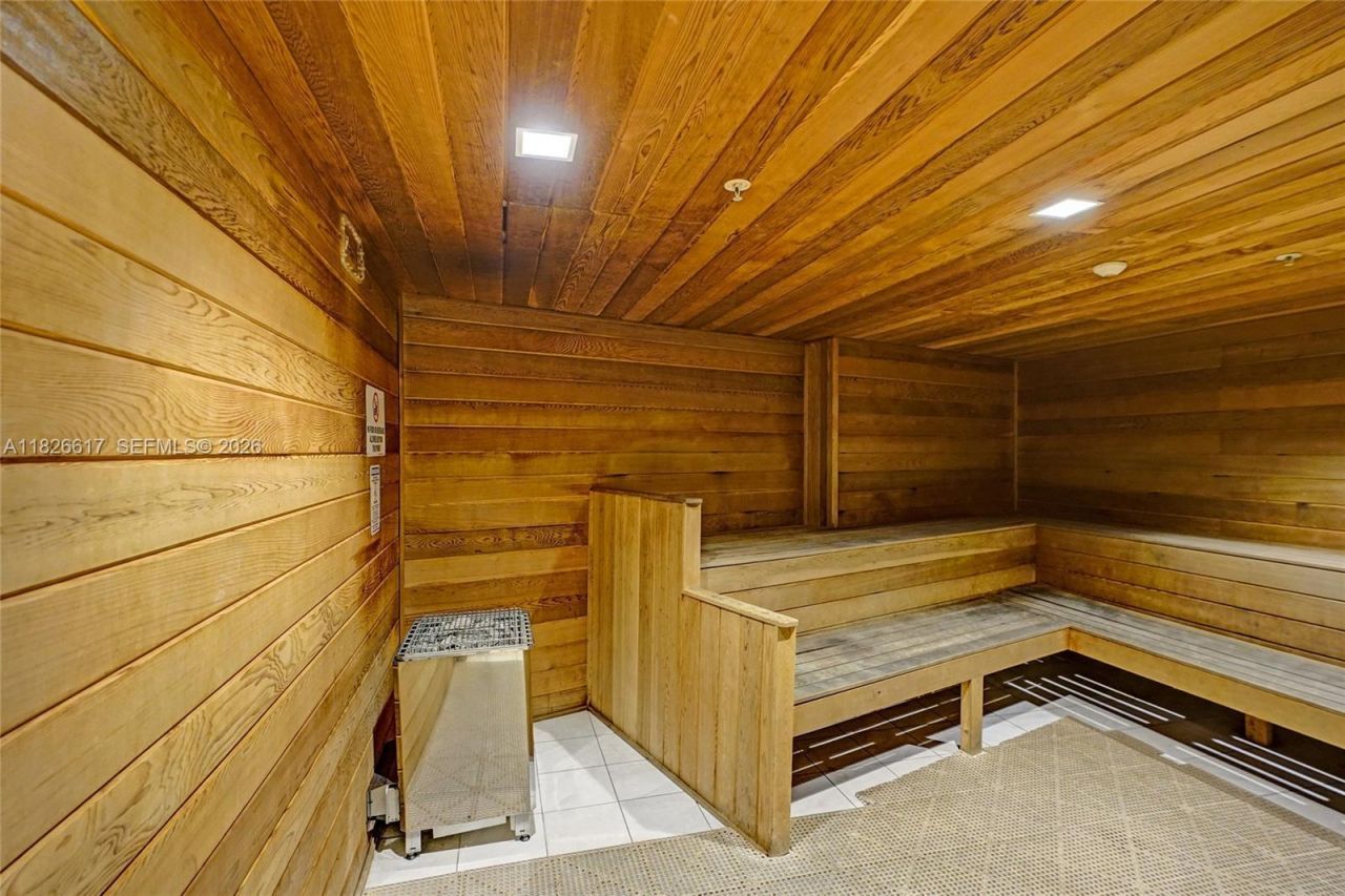 600 Three Islands Blvd, Unit 1016, Hallandale Beach, FL 33009 Photo