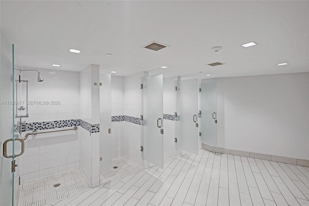 600 Three Islands Blvd, Unit 1016, Hallandale Beach, FL 33009 Photo