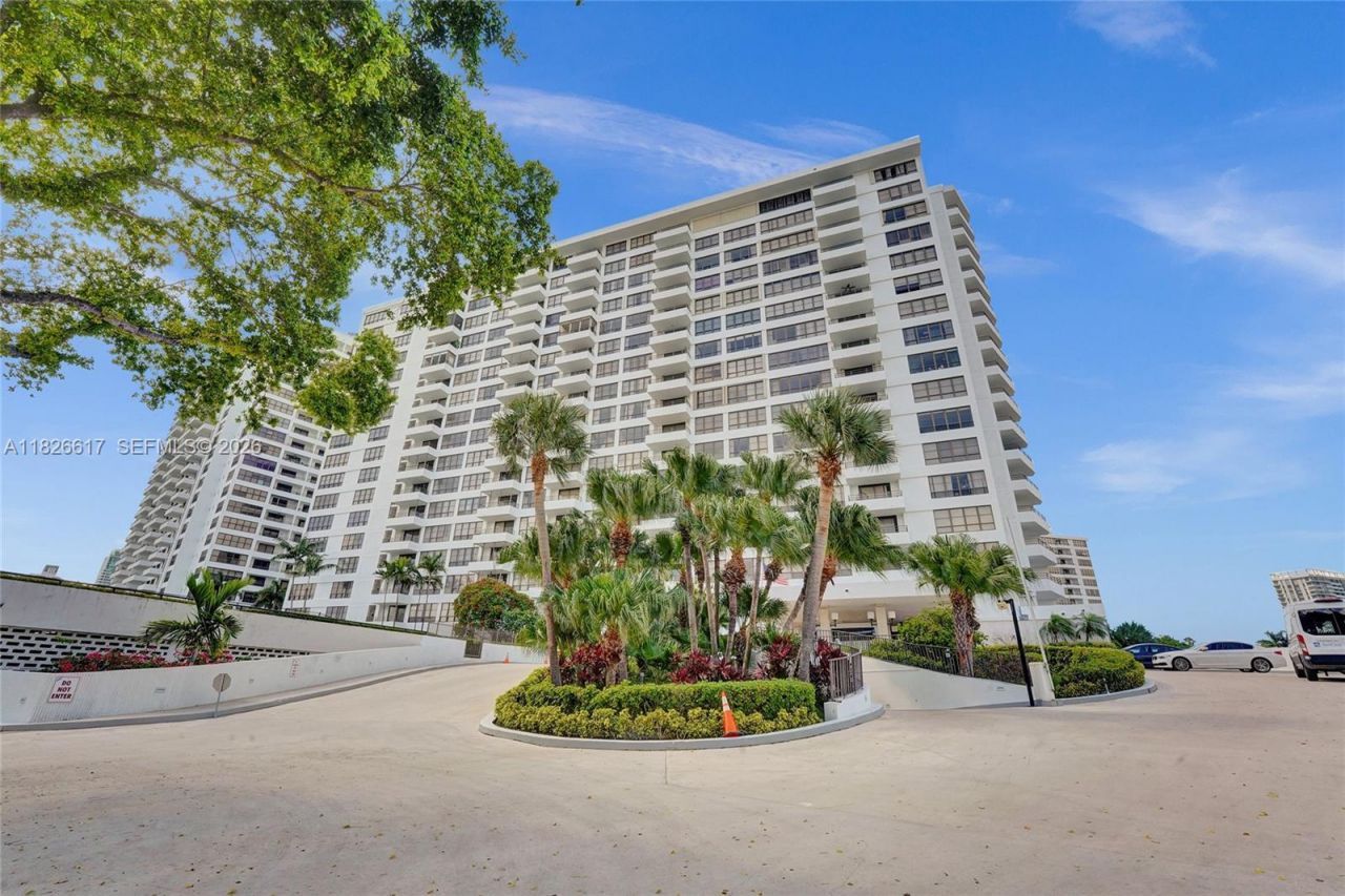 600 Three Islands Blvd, Unit 1016, Hallandale Beach, FL 33009 Photo