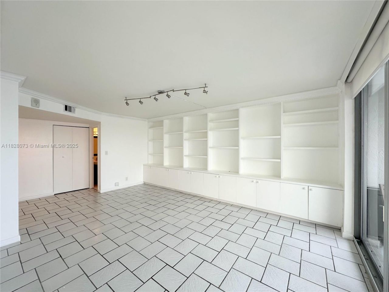 16570 NE 26th Ave, Unit 6H, North Miami Beach, FL 33160 Main Photo