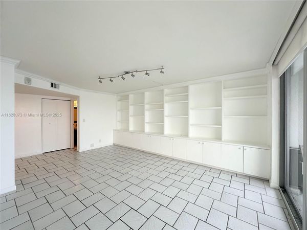 16570 NE 26th Ave, Unit 6H, North Miami Beach, FL 33160