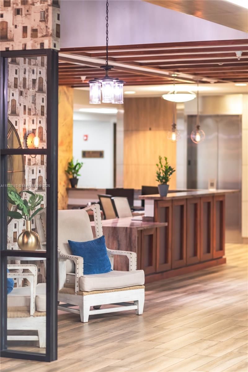 150 S Pine Island Rd, Plantation, FL 33324 Photo