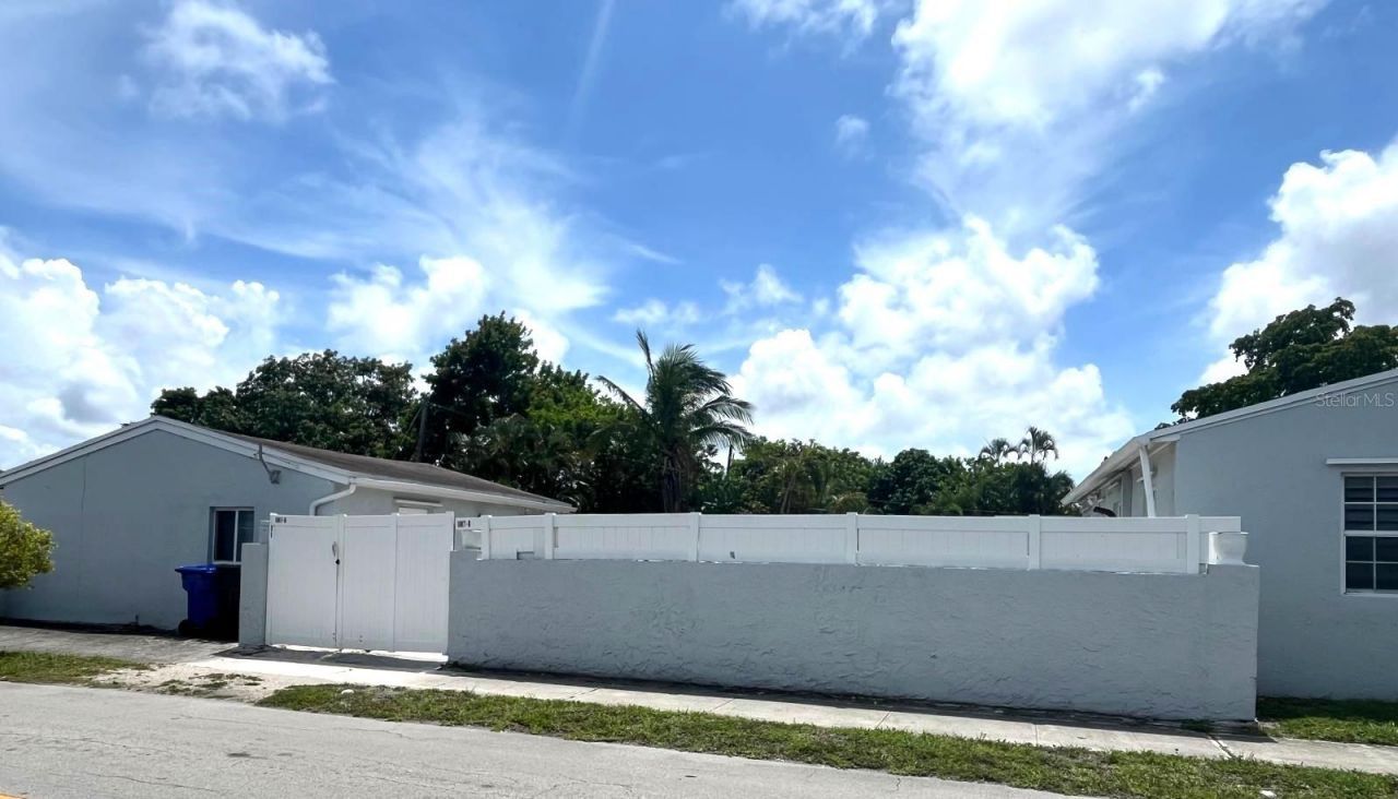 2402 Rodman Street, Hollywood, FL 33020 Photo