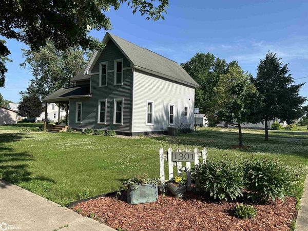 1301 S 1st Ave, Northwood, IA 50459
