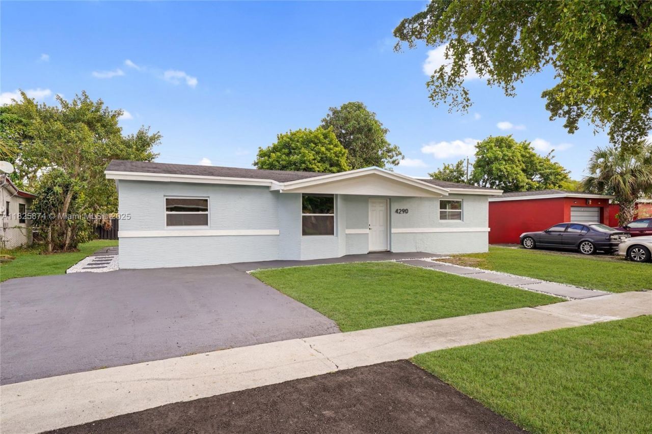 4290 NW 38th Ave, Lauderdale Lakes, FL 33309 Photo