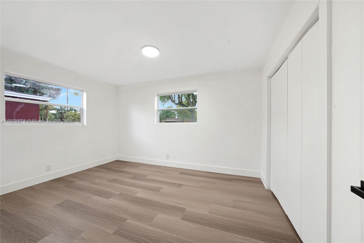 4290 NW 38th Ave, Lauderdale Lakes, FL 33309 Photo