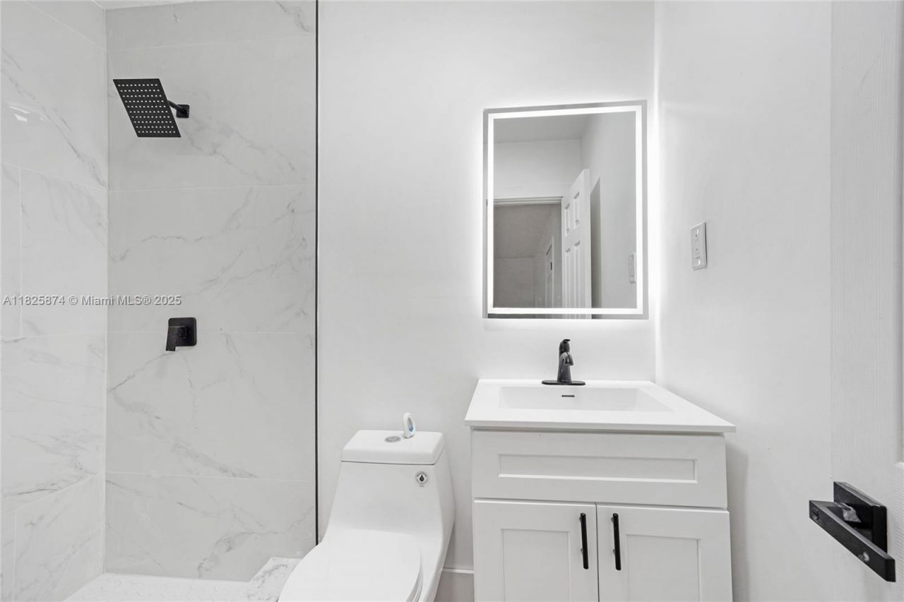 4290 NW 38th Ave, Lauderdale Lakes, FL 33309 Photo