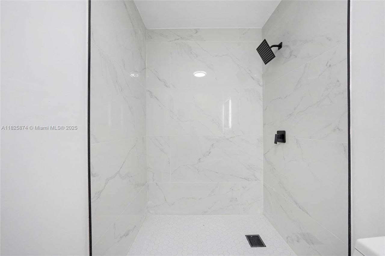 4290 NW 38th Ave, Lauderdale Lakes, FL 33309 Photo