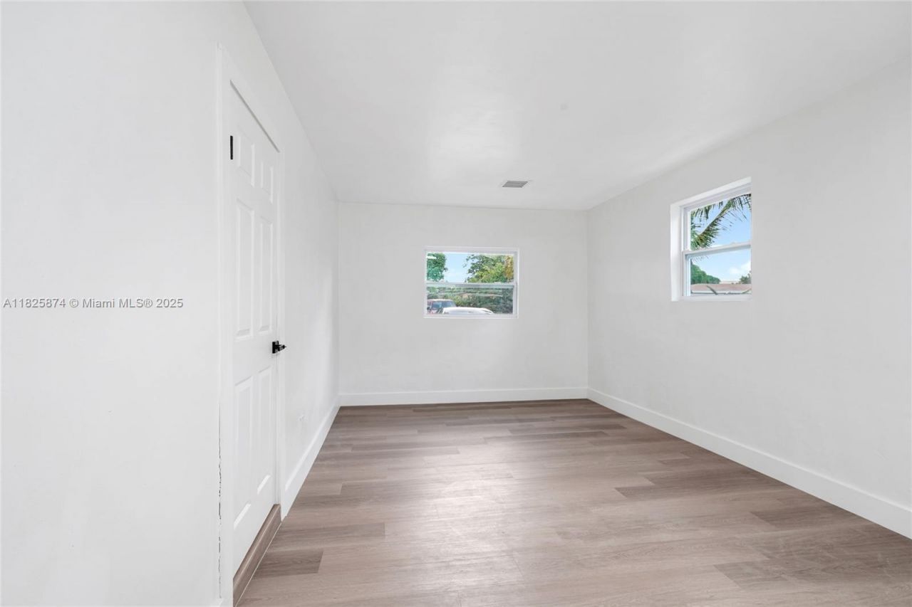 4290 NW 38th Ave, Lauderdale Lakes, FL 33309 Photo