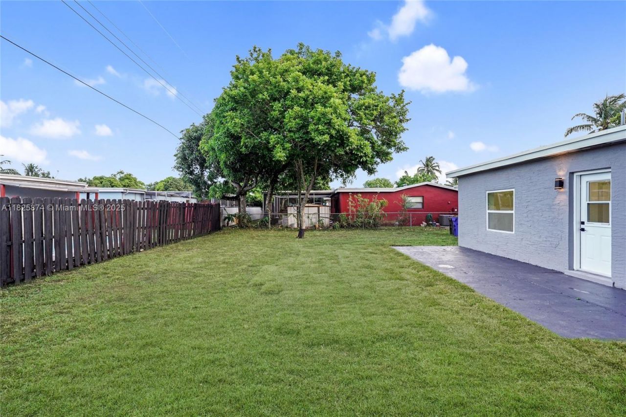 4290 NW 38th Ave, Lauderdale Lakes, FL 33309 Photo