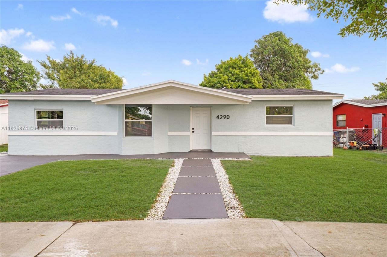 4290 NW 38th Ave, Lauderdale Lakes, FL 33309 Photo