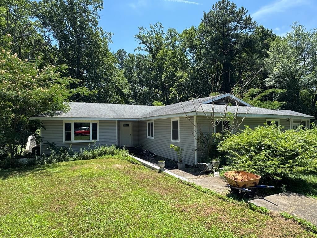 41 Rake Leaf Ln, Kilmarnock, VA 22482 Main Photo