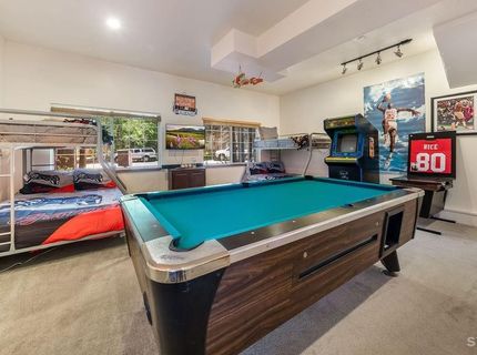 980 Kekin Street, South Lake Tahoe, CA 96150 Photo